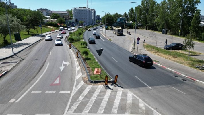 Atenție! Continuă procesul de recondiționare a carosabilului pe bulevardul Mamaia