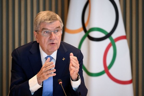 Olimpice: Preşedintele CIO, în vizită la Paris, a pledat din nou pentru reintegrarea ruşilor