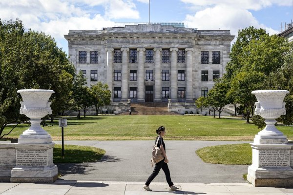 Orori la Școala de Medicină de la Harvard: Bucăți de cadavre, vândute ilegal
