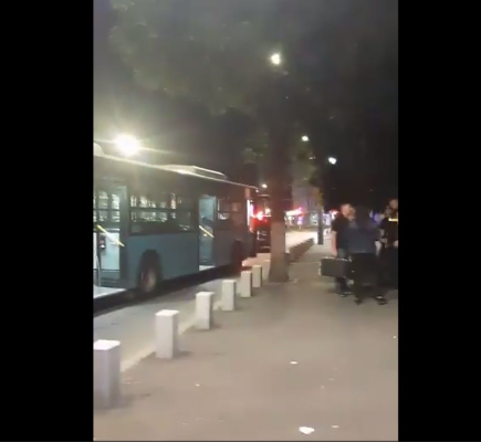 Imagini de groază în București: A scos pistolul și a tras într-un autobuz 