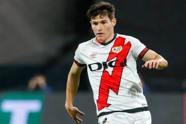 Fotbal: Real Madrid l-a transferat pe fundaşul lui Rayo Vallecano, Fran Garcia