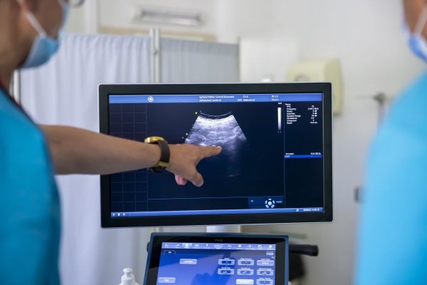 Ecografii mamare și teste de osteoporoză decontate de stat