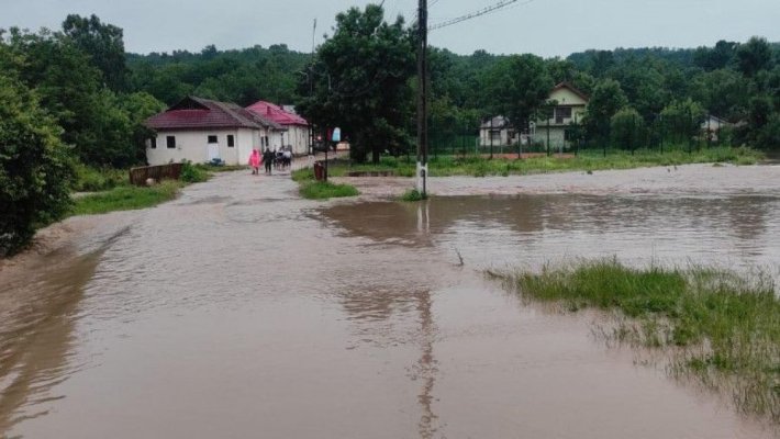 Alertă de inundații în România. Râuri din 18 județe se află sub avertizare hidrologică