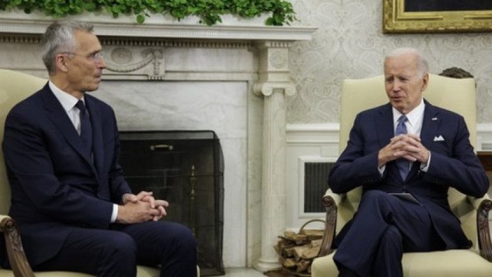 NATO: Joe Biden i-a cerut lui Jens Stoltenberg să rămână în funcţie încă un an
