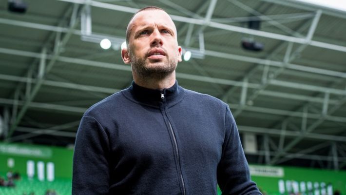 Ajax Amsterdam caută antrenor. S-a despărțit de John Heitinga