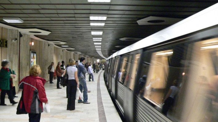 Tentativă de sinucidere la stația de metrou Aviatorilor