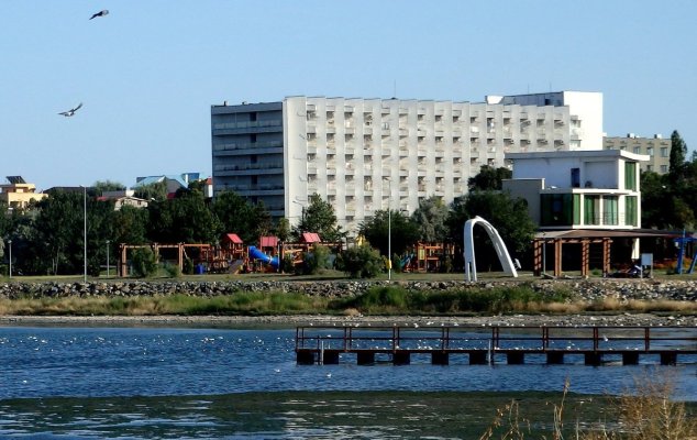 De la cine a cumpărat Sanatoriul Techirghiol o barcă pentru colectarea nămolului 