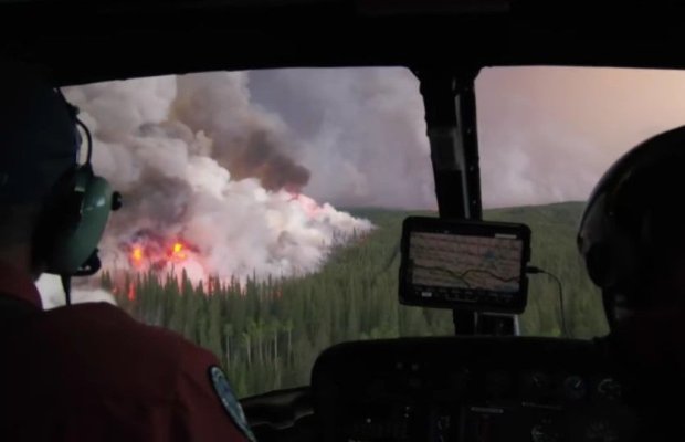 Incendii apocaliptice în Canada: Sute de pompieri din toată lumea, chemați în ajutor