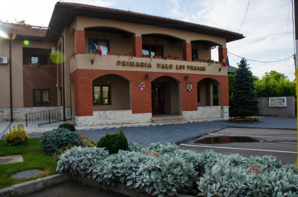 Se reia distribuirea gratuită a noilor pubele de gunoi: Locuitorii din Valu lui Traian așteptați la Piața Agroalimentară până la finalul săptămânii
