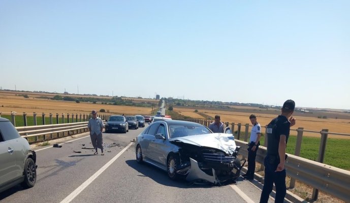 Carambol rutier la intrare în Cumpăna; mai multe mașini s-au făcut praf. Video