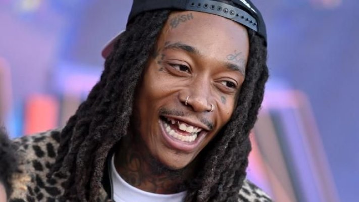 Rapperul Wiz Khalifa, trimis în judecată în România pentru deținerea a 18 grame de canabis pentru consum propriu 