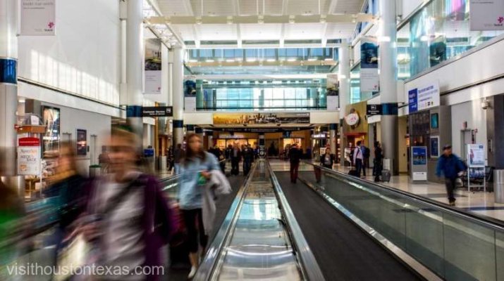 O femeie a fost arestată pentru că şi-a abandonat nepoata pe un aeroport