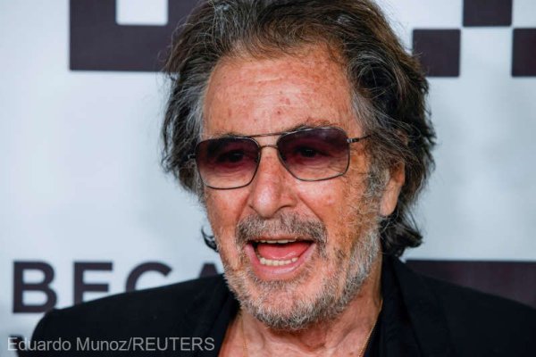Al Pacino a devenit tată pentru a patra oară la 83 de ani