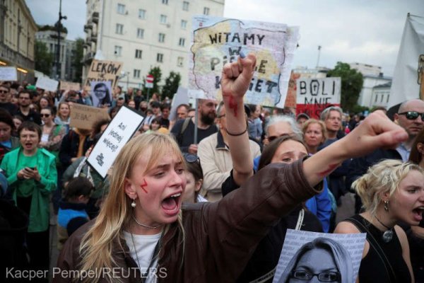 Polonia: Protest împotriva legii anti-avort după un nou deces al unei femei însărcinate