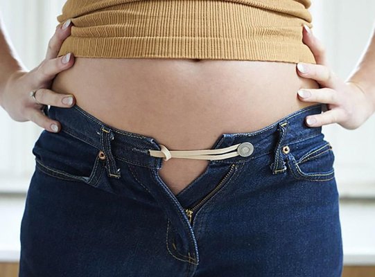 Balonarea persistentă și durerea abdominală, semnele timpurii ale unui cancer extrem de agresiv