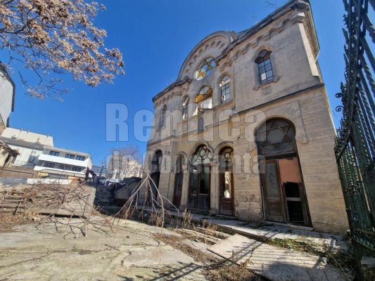 A fost semnat contractul pentru restaurarea și reabilitarea generală a Sinagogii 
