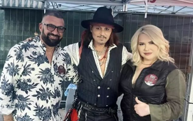 Viorica și Ioniță de la Clejani, cadou inedit pentru Johnny Depp