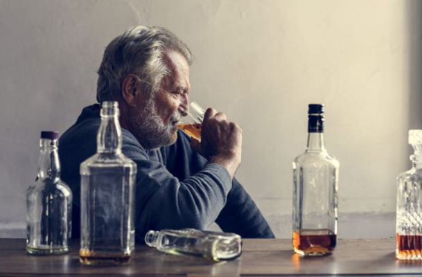 Substanța comună care ar putea fi o soluție pentru tratarea dependenței de alcool