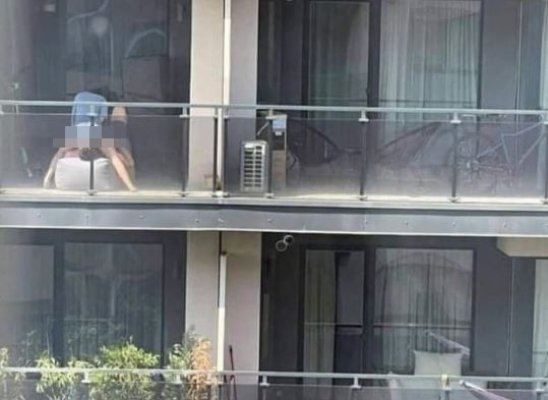 Coșmarul unui cuplu după ce și-a pus apartamentul de închiriat pe Booking. O familie de romi nu poate fi dată afară