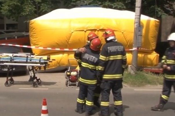 Timișoreanul care amenință că se aruncă de la etajul 7 ține autoritățile pe jar de 24 de ore