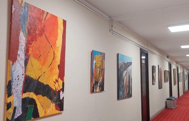  „Dialoguri cromatice”, Expoziție de pictură a artiștilor constănțeni