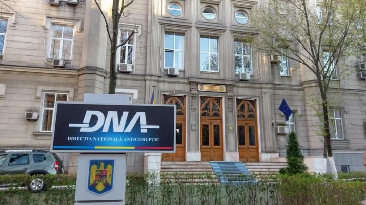 Mai mulți funcționari publici din Iași, trimiși în judecată de DNA