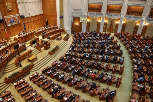 Legea care elimină pensiile speciale pentru parlamentari a fost promulgată de Iohannis 