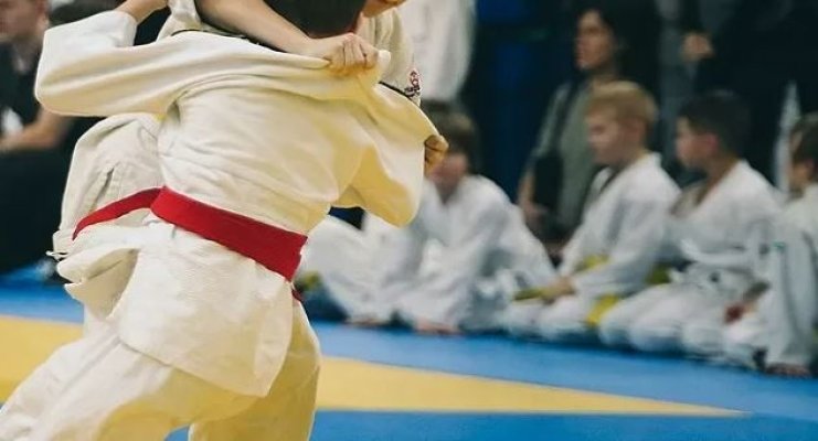 Sute de părinți s-au opus măsurării greutății și înălțimii copiilor pentru un studiu