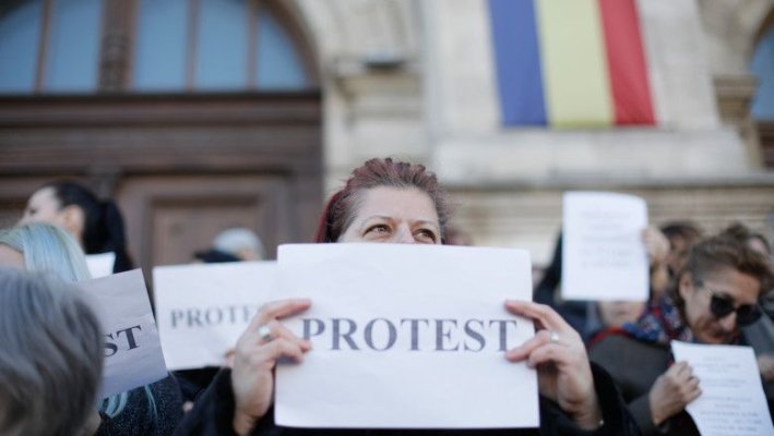 Supărați că ar putea rămâne fără pensii speciale, mii de magistrați au suspendat activitatea