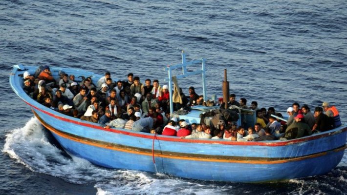 Aproximativ 2.000 de migranţi au sosit pe insula italiană Lampedusa în ultimele 24 de ore