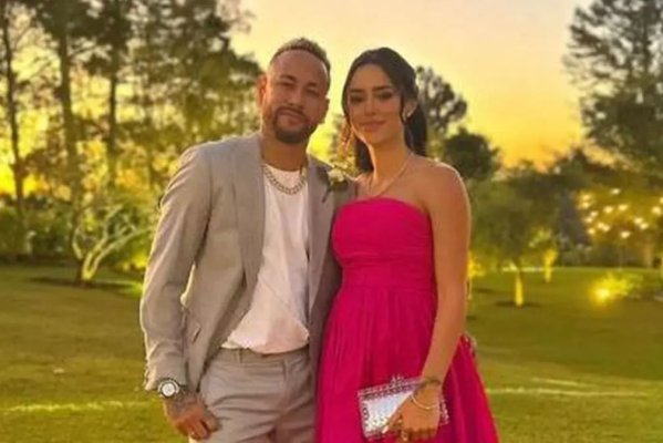 Neymar i-a cerut scuze public iubitei sale că a înșelat-o: „Am făcut o greșeală”