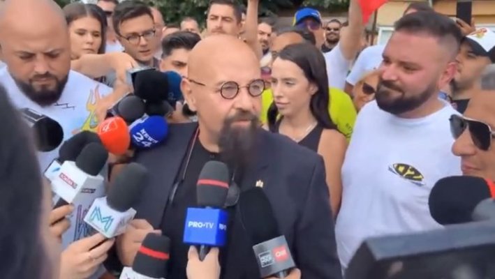 Piedone, mesaj pentru judecătorul care l-a condamnat: 'O să mă rog de el până nu o să ajungă în pantaloni scurți'