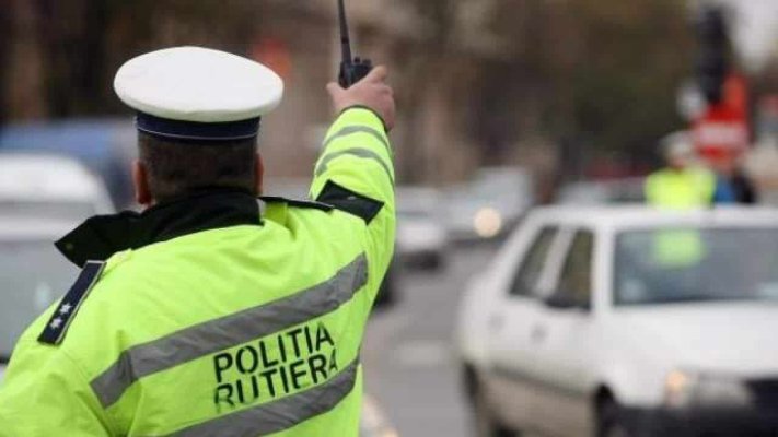 Polițiștii rutieri acționează pentru prevenirea accidentelor în zona trecerilor la nivel cu calea ferată