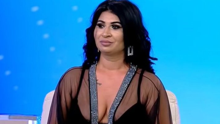 Ramona de la Clejani a fost ruptă cu bătaia, după un concert