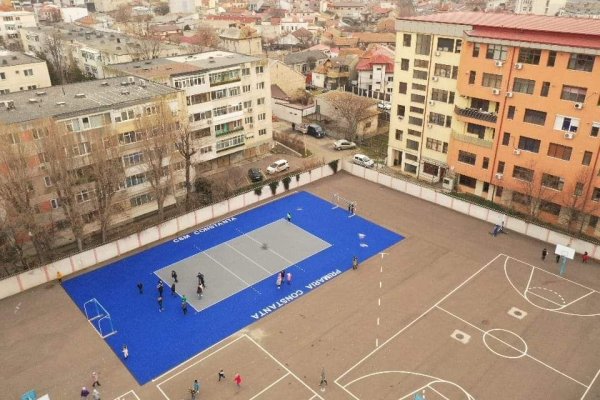 Spații pentru desfășurarea activităților sportive la standarde internaționale, la 3 școli din Constanța