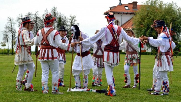 Tradiţii şi obiceiuri de Rusalii