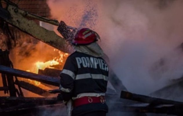 Incendiu la o casă părăsită, în Limanu