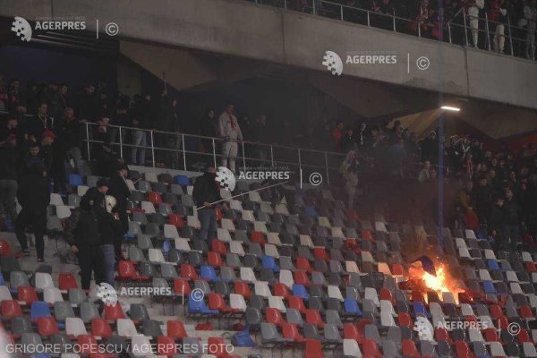 10 suporteri dinamovişti, cercetaţi pentru incendierea scaunelor în Ghencea, după meciul cu CSA Steaua