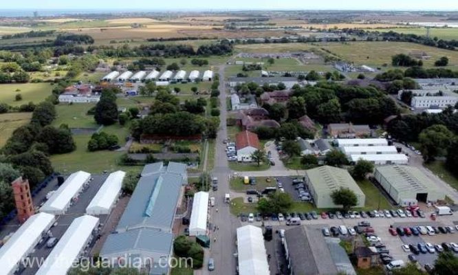 Marea Britanie: Guvernul a cumpărat corturi pentru cazarea migranţilor