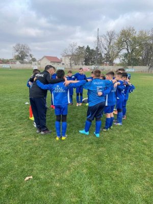 Primăria Hârșova, alături de micuții fotbaliști 