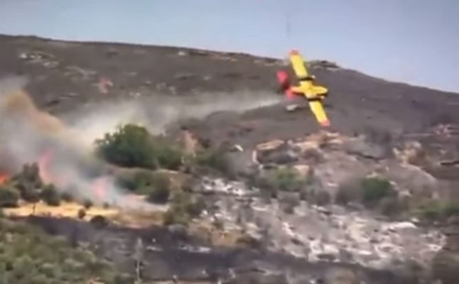 Cei doi piloţi ai avionului de stingere a incendiilor prăbuşit în Grecia au murit. Video