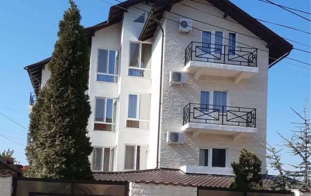 Alertă la Costinești! Zeci de turiști  au ajuns la spital cu probleme digestive. Video