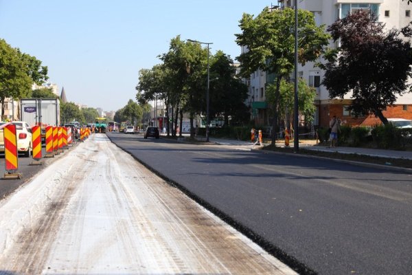  Atenție, șoferi! Continuă lucrările de asfaltare pe bulevardul Alexandru Lăpușneanu  