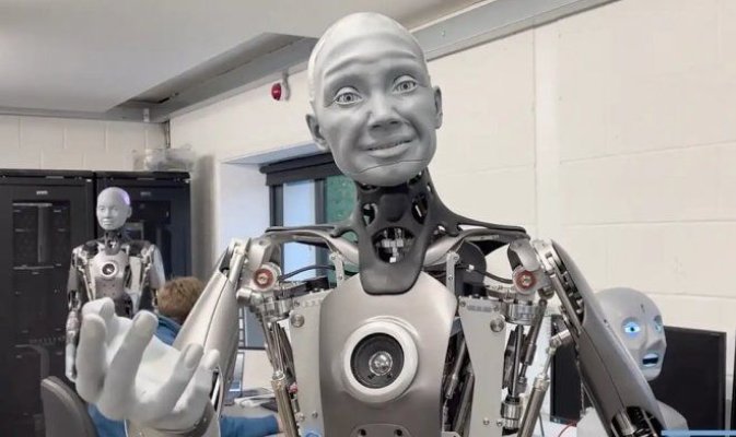 Răspunsul unui robot la întrebarea „Te vei ridica vreodată împotriva creatorilor tăi?“