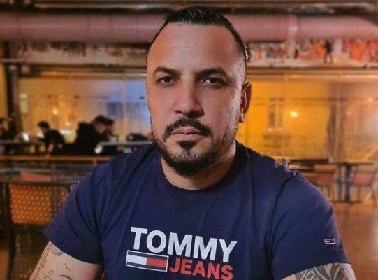 Atenție la neatenție! Proxeneții Părăeală sunt din nou liberi... în căutare de prospături
