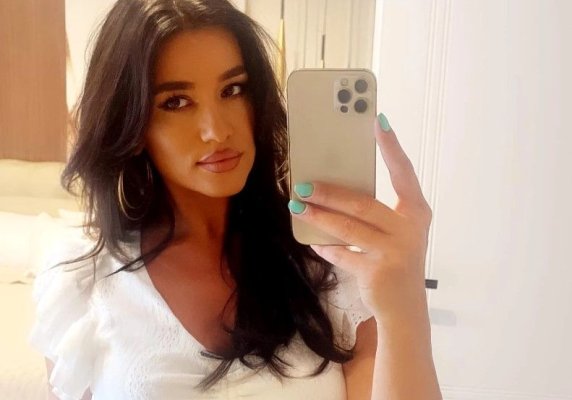 Bat clopote de nuntă: Claudia Pătrășcanu a primit inelul. Ce reacție a avut Gabi Bădălău