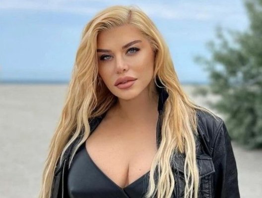 Loredana Groza, show total! A fost la un pas să-și arate părțile intime pe scenă