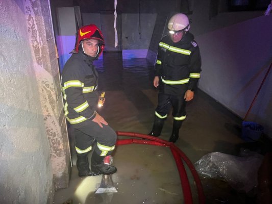 Case inundate și persoane surprinse de viitură, la Tulcea