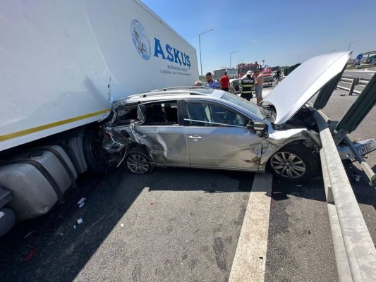 Accident grav pe A1, cu 11 victime și descarcerarea