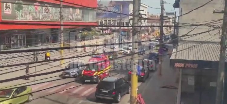 Coliziune între un autobuz și un autoturism soldată cu o victimă